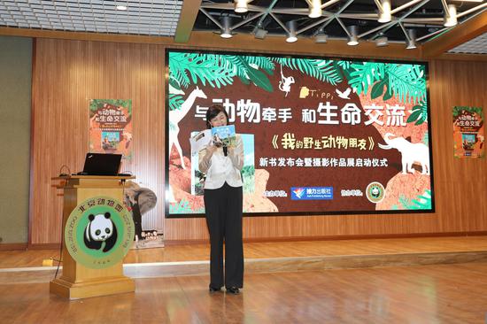 中央电视台《读书》栏目主持人、全民阅读形象大使 李潘